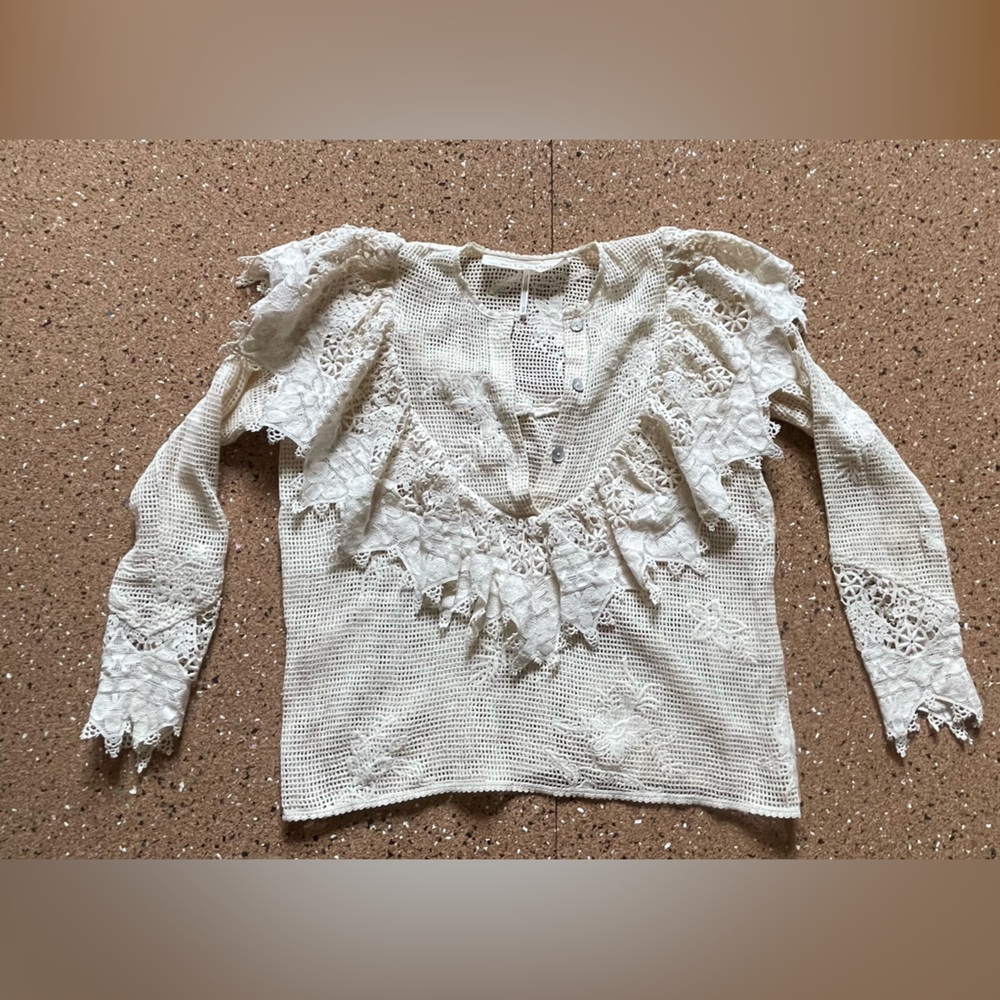 Like new Jen’s Pirate Booty Lace top size xs